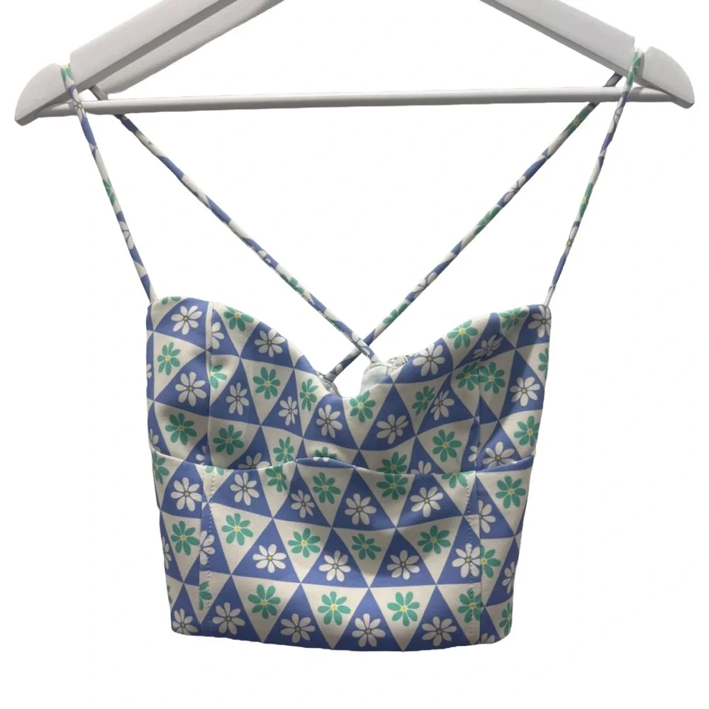 Zara details features